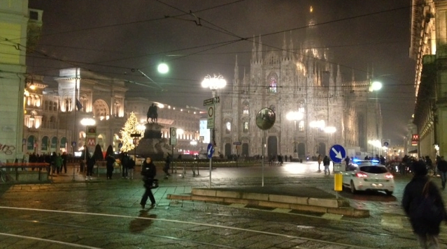 mezzi pubblici anche di notte milano