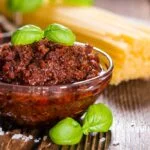 Pesto de tomate seco listo en 10 minutos 18 ricetta pesto pomodori secchi 1