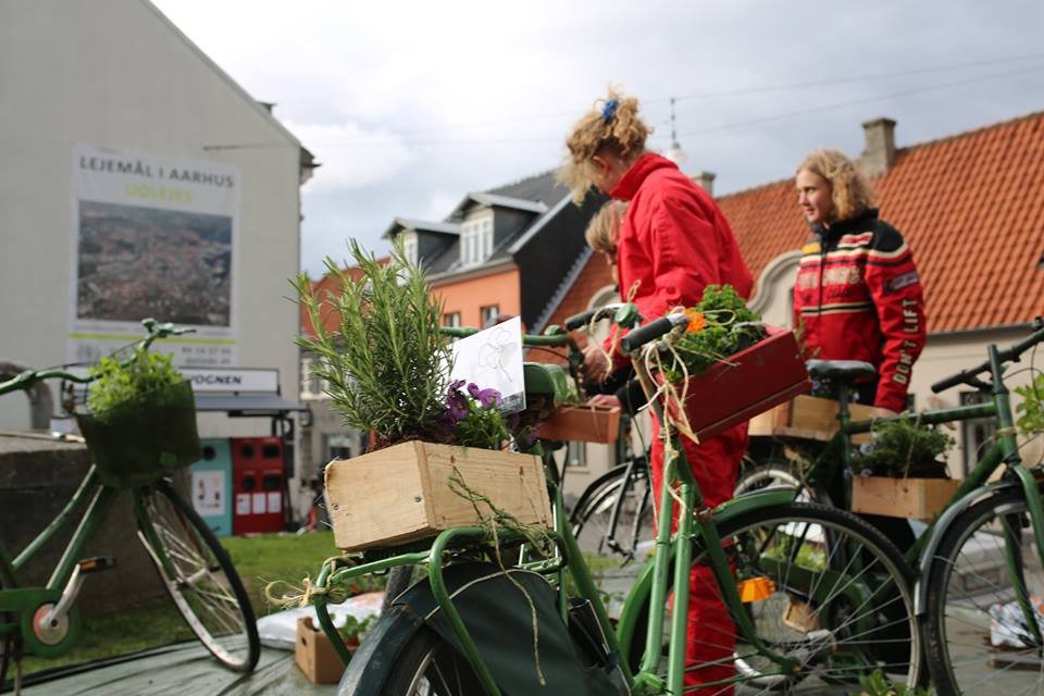 riciclo bici abbandonate aarhus danimarca giardini della bicicletta 1