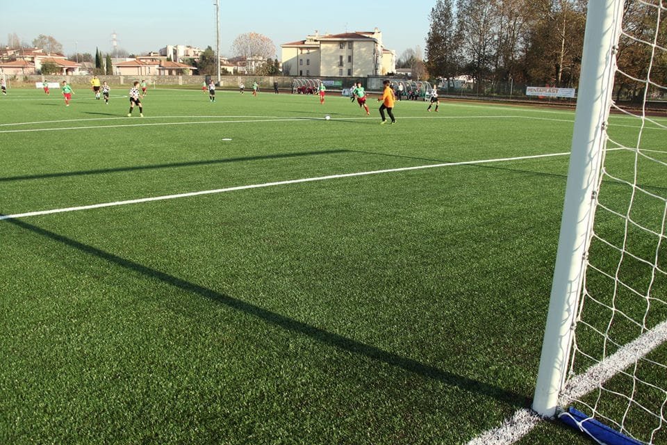 riuso pneumatici usati campo calcio consorzio ecopneus 1