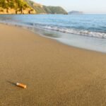 Playas contaminadas con colillas de cigarro