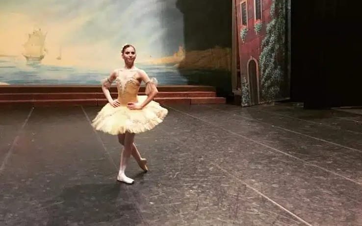 CARMEN BALLERINA CHE DANZA SENZA ASCOLTARE LA MUSICA