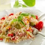 Recetas con las personas restantes de ensalada de arroz