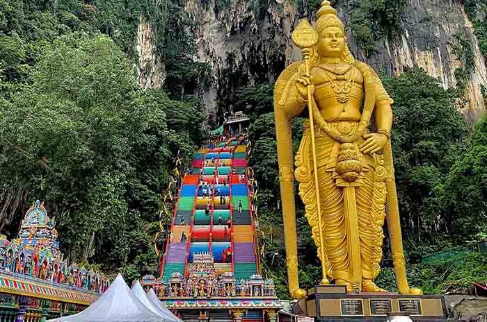 Batu Caves stairs 2022 05