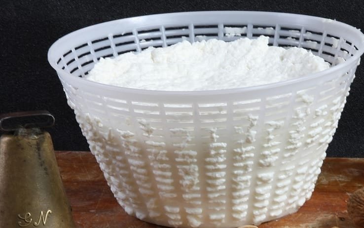 Ziti alla rucola con la ricotta stagionata